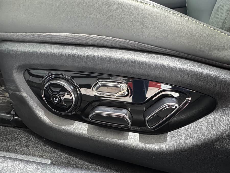 BYD SongL EV 2025 car image #12