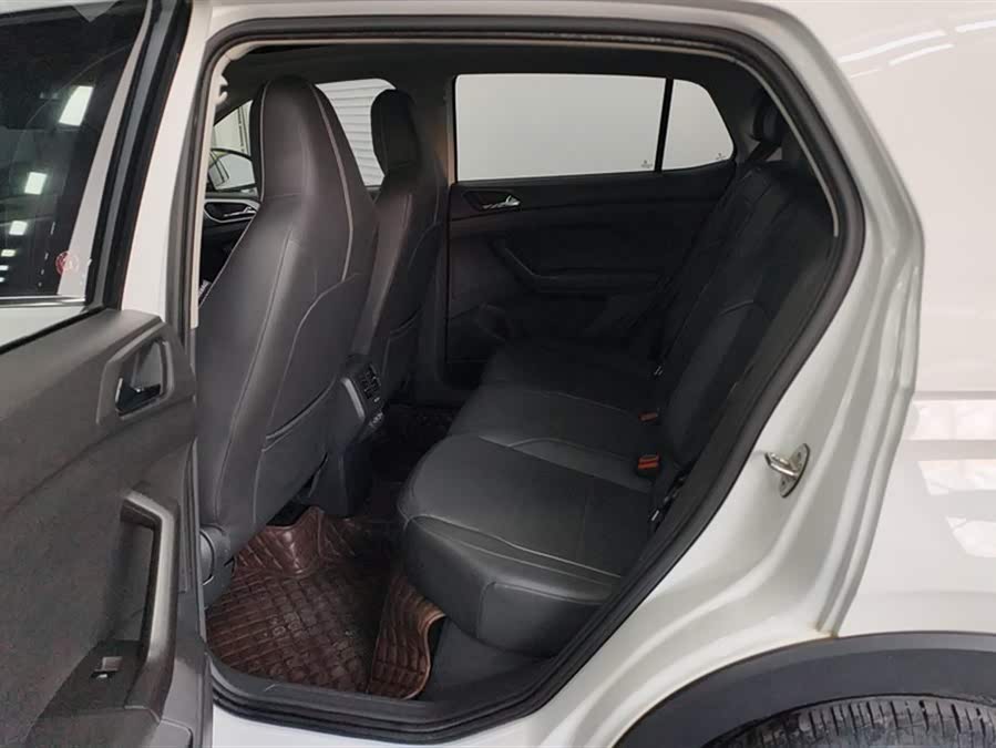 Volkswagen T-Cross 2020 car image #12