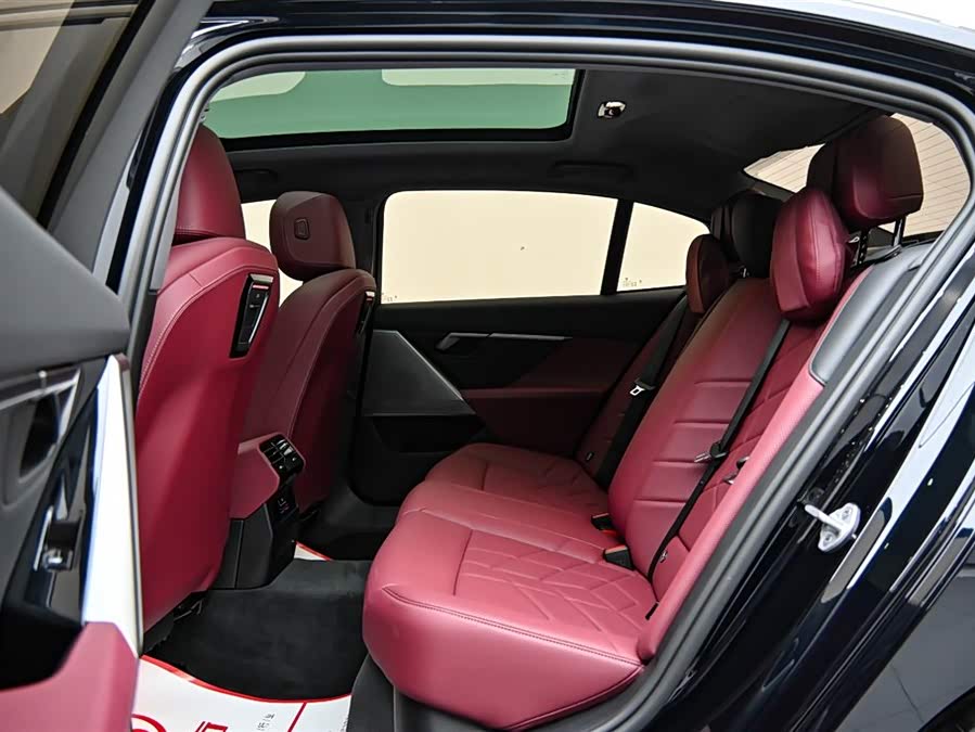 BMW 5 Series 2025 car image #12