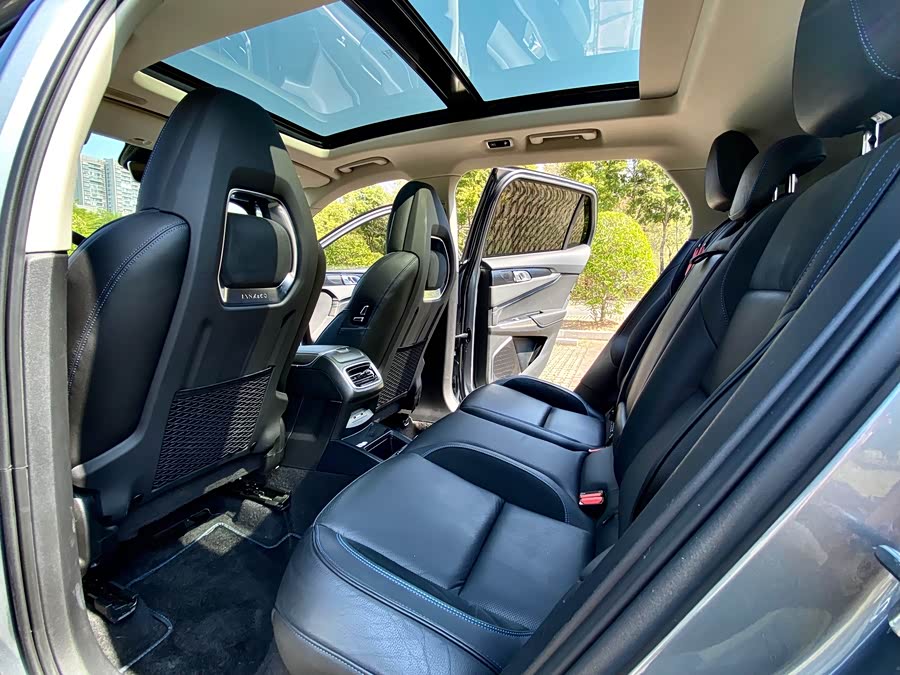 Lynk & Co 01 EM-P 2019 car image #12