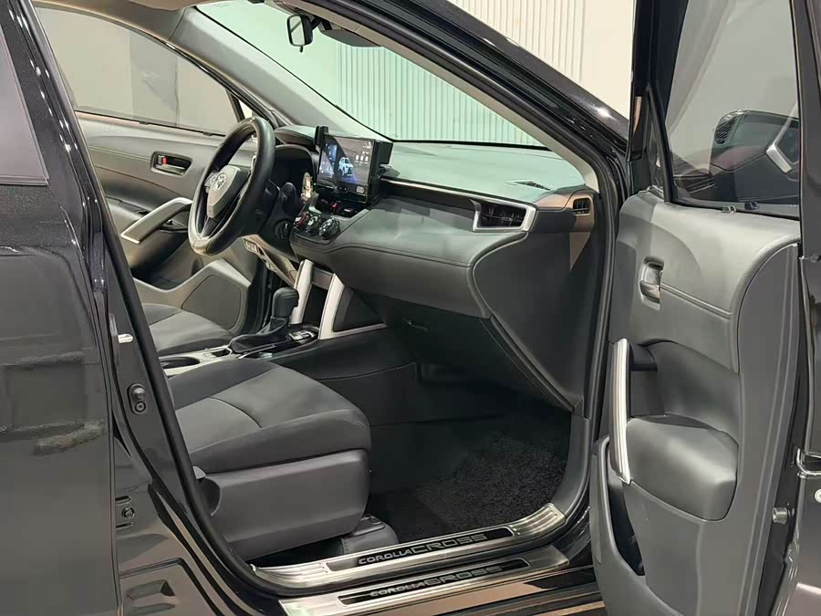 Toyota Corolla Cross 2025 car image #12