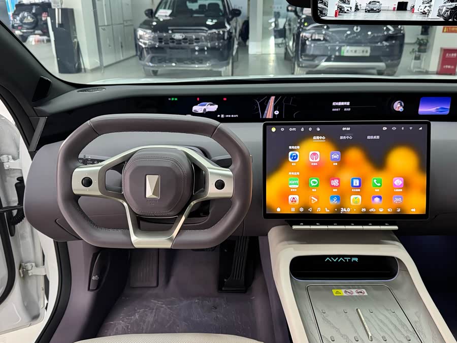 Avatr 12 2025 car image #12