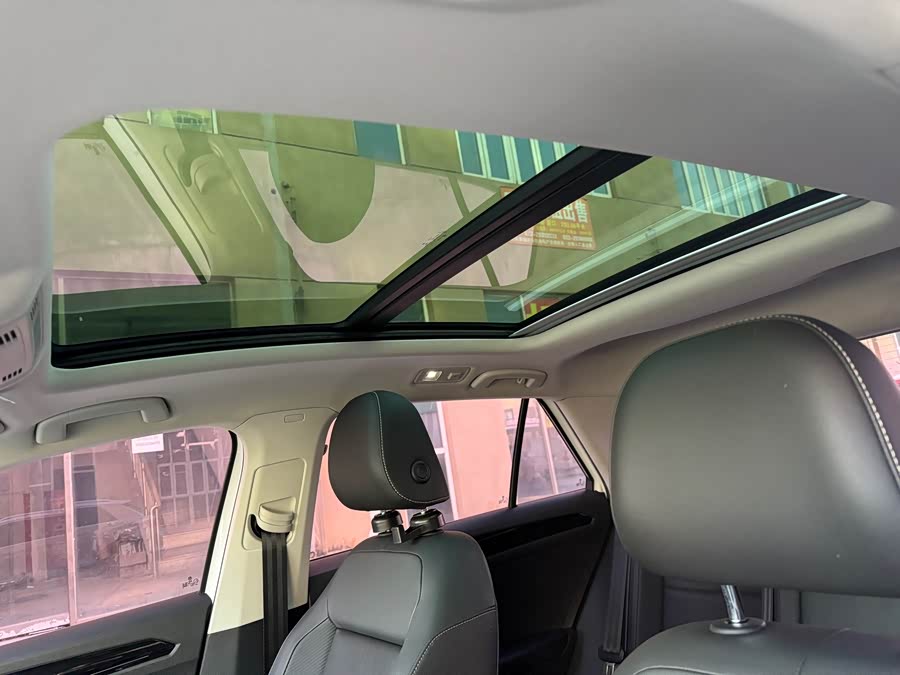 Volkswagen T-Roc 2024 car image #12