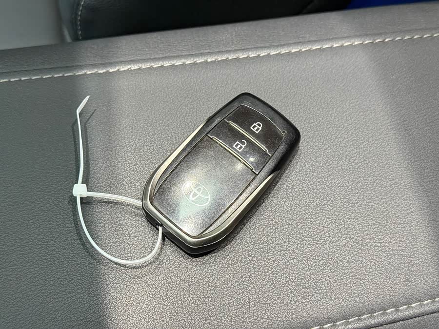 Toyota Venza 2022 car image #12