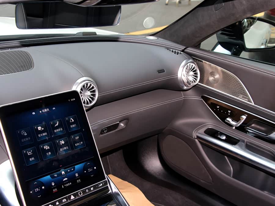 Mercedes-Benz 2024 car image #12