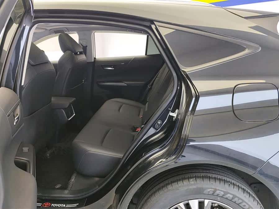 Toyota Venza 2024 car image #12