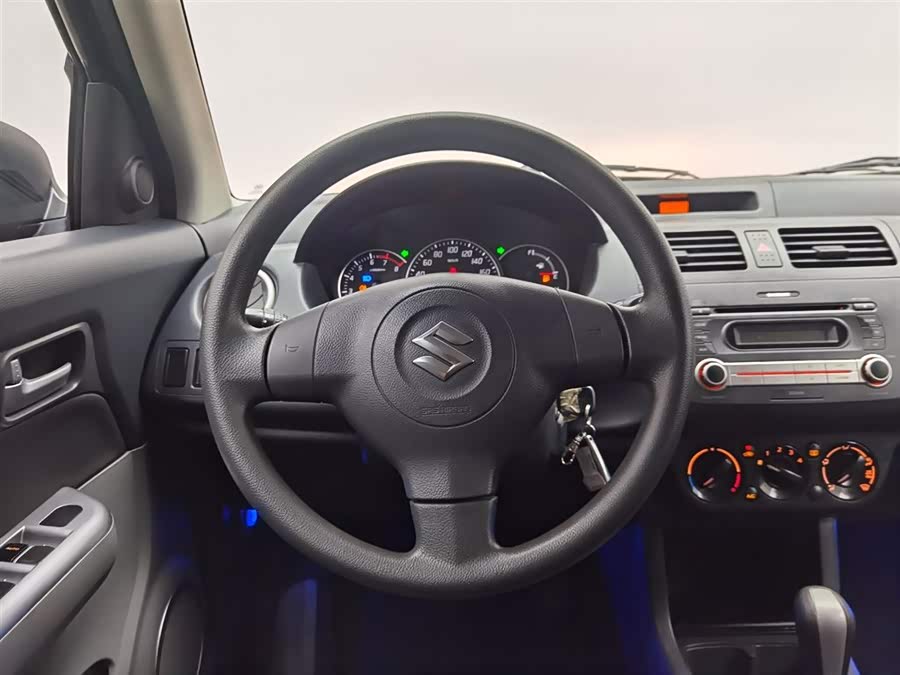 Suzuki Swift 2017 car image #12