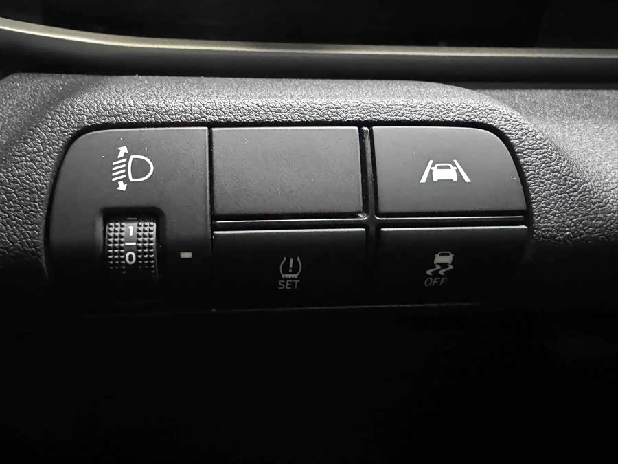 Hyundai Elantra 2022 immagine di auto #12