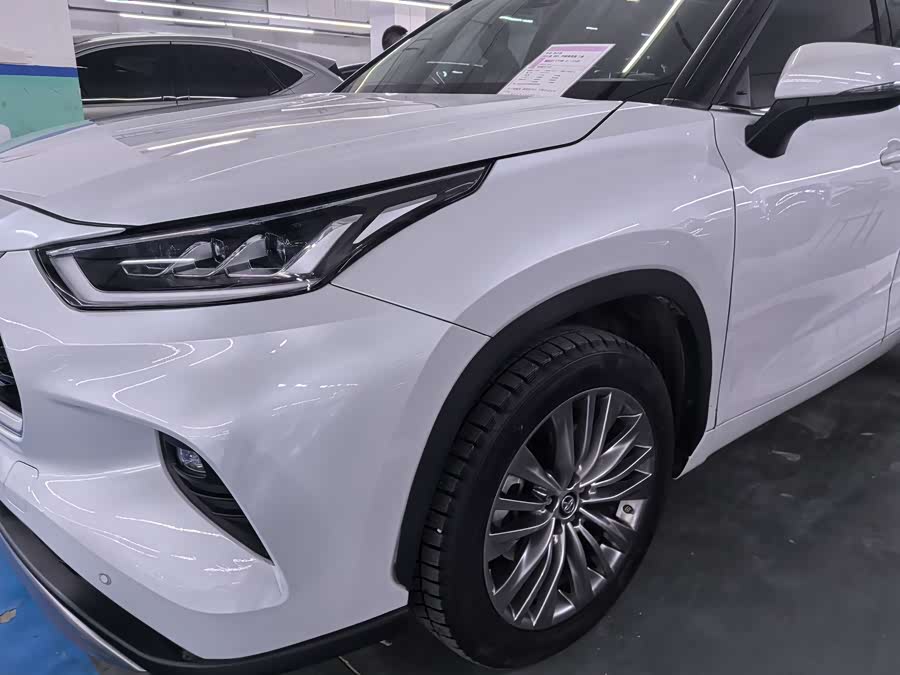 Toyota Highlander 2024 car image #12