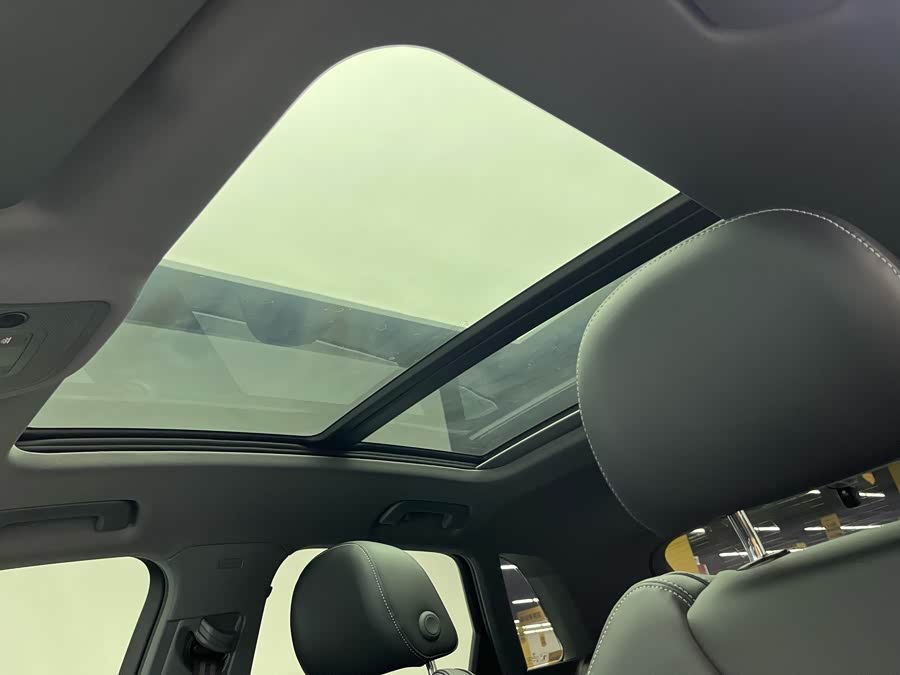 Audi Q3 2023 car image #12
