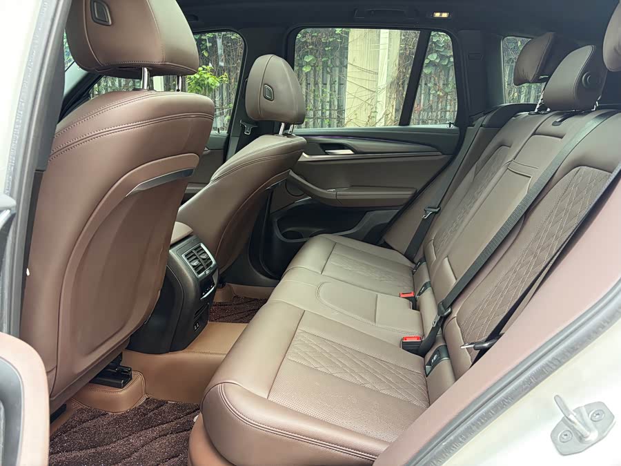 BMW X3 2023 immagine di auto #12