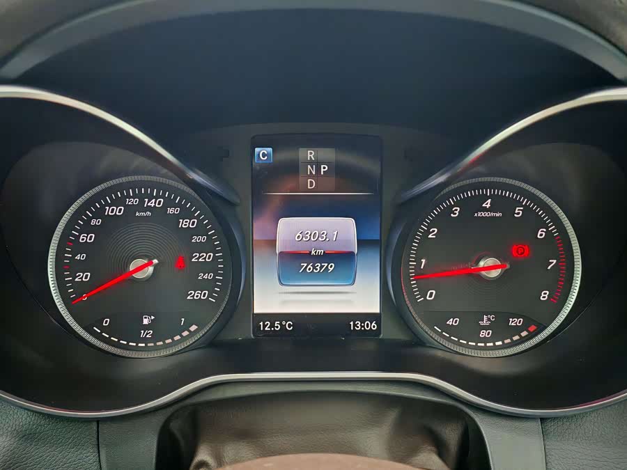 Mercedes-Benz GLC Class 2018 صورة سيارة #12