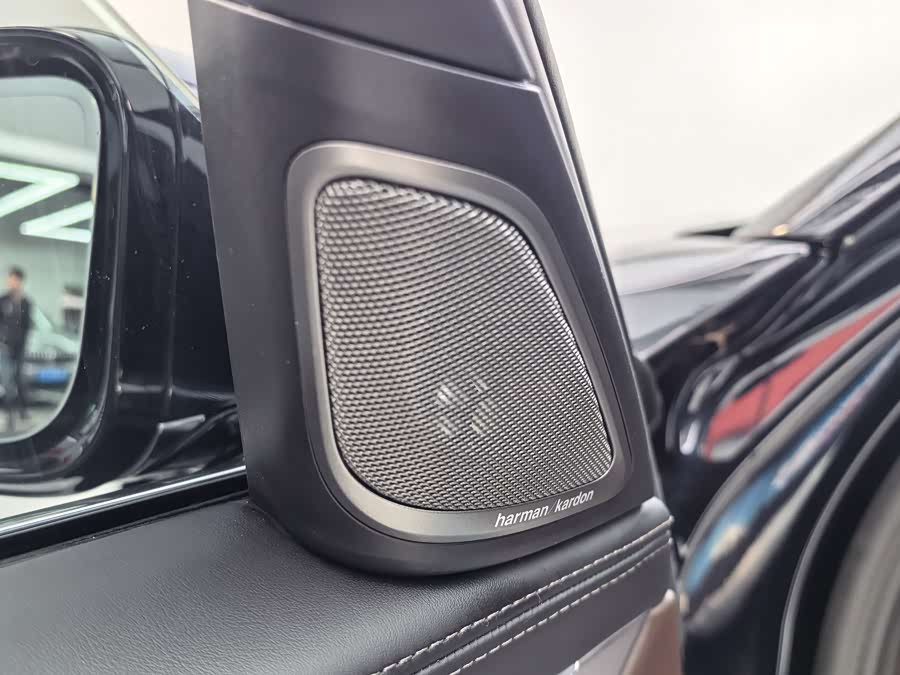 BMW 7 Series 2022 car image #12