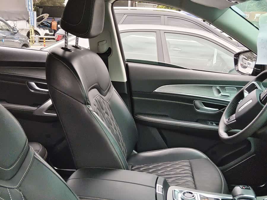 Jetour X70 PLUS 2024 car image #12