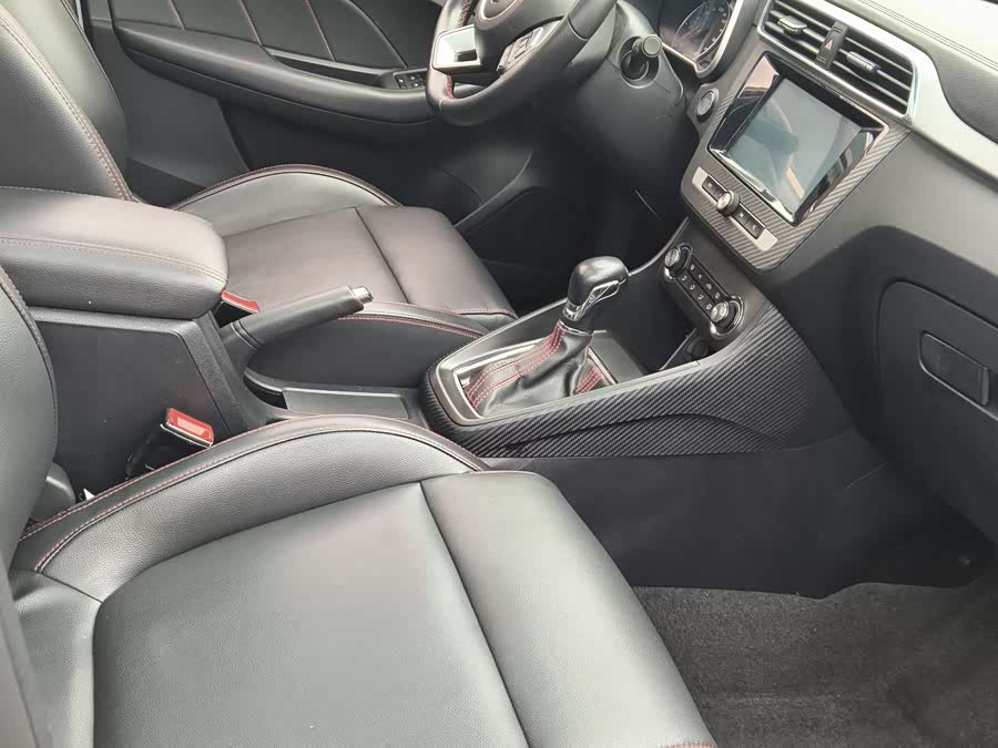 MG ZS 2017 #12 MG ZS 2017 car image #12