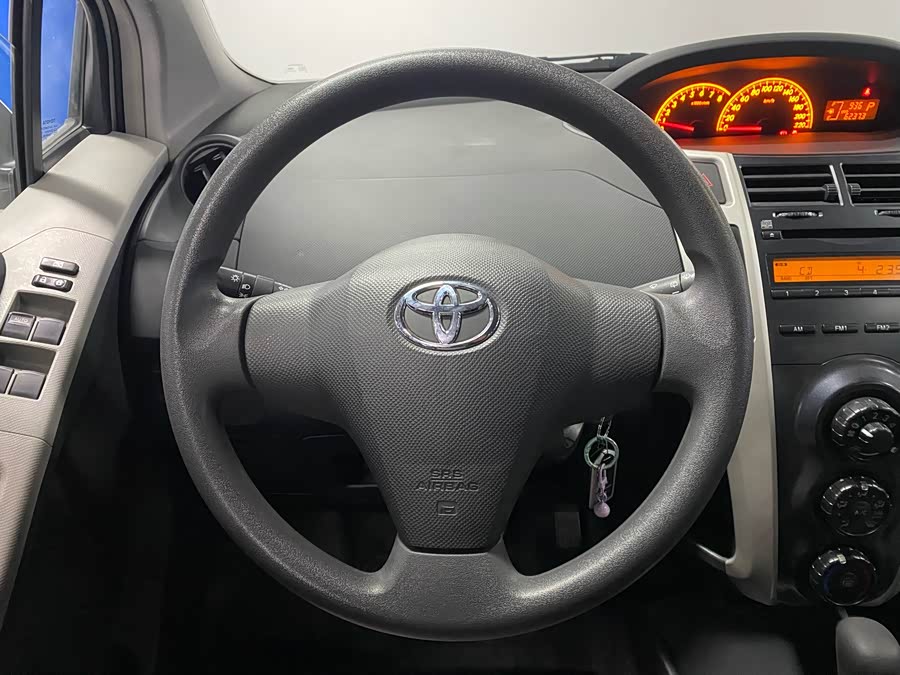 Yaris 2012 immagine di auto #12