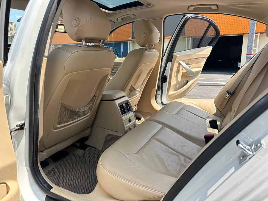 BMW 3 Series (Imported) 2012 صورة سيارة #12