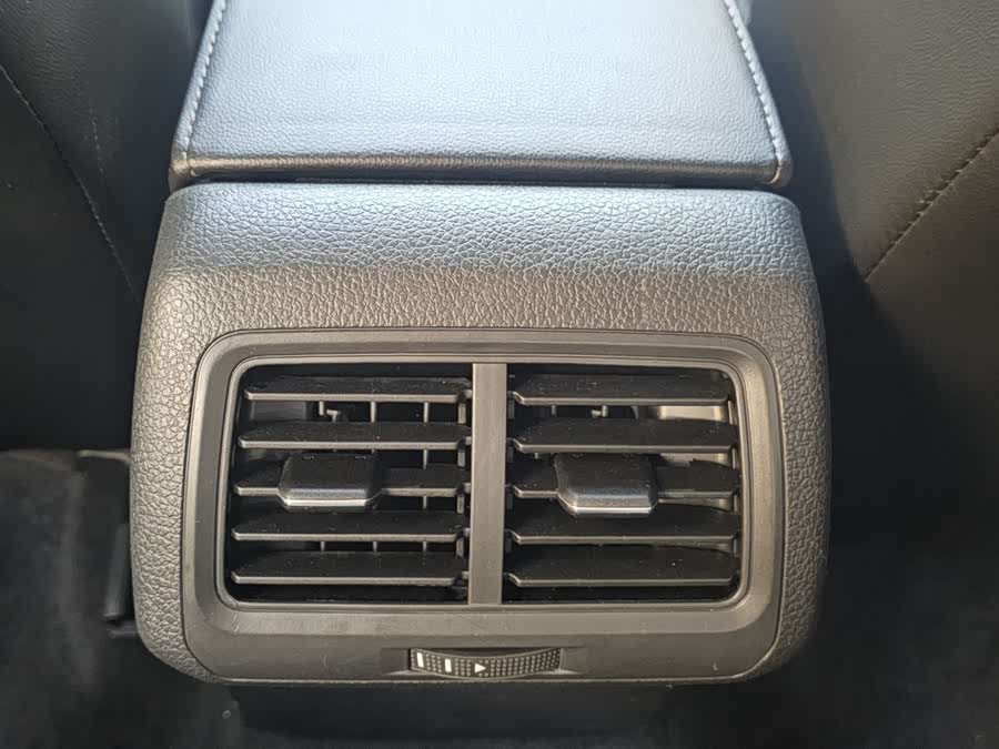 Volkswagen Golf 2016 car image #12