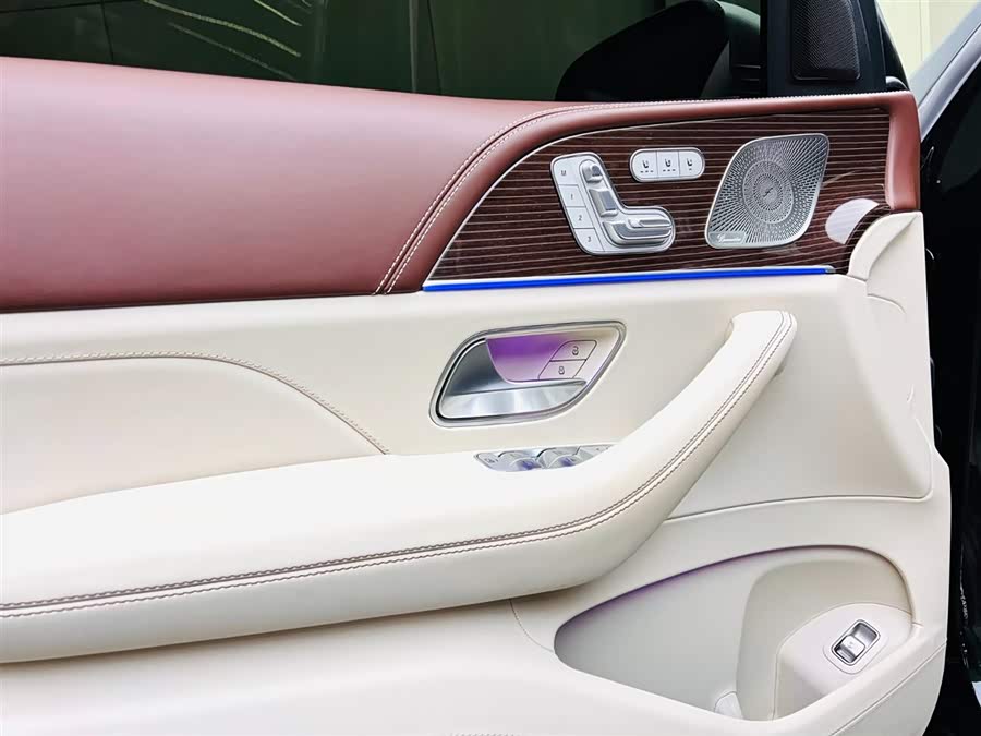 Mercedes-Benz Maybach GLS 2022 car image #12