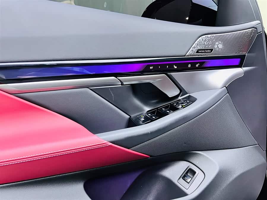 BMW 5 Series 2025 car image #12