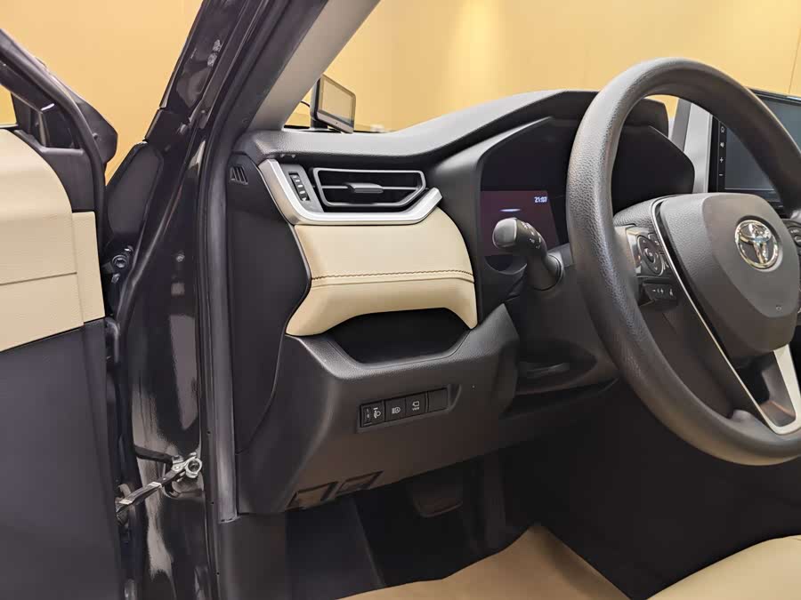 Toyota RAV4 2020 car image #12