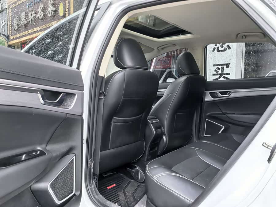 GEELY Emgrand GS 2019 car image #12