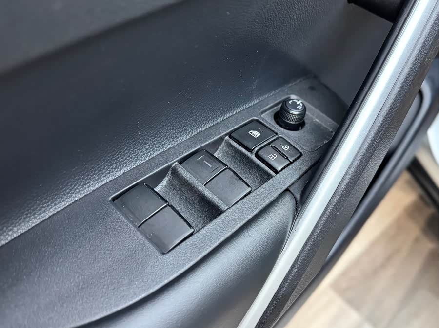 Toyota Frontlander 2024 car image #12