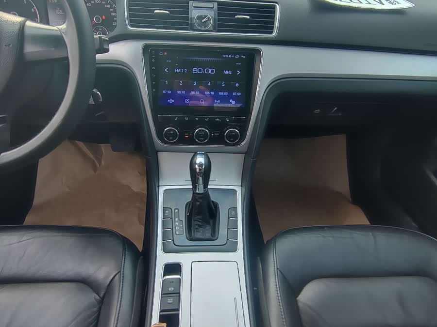 Volkswagen Passat 2013 car image #12