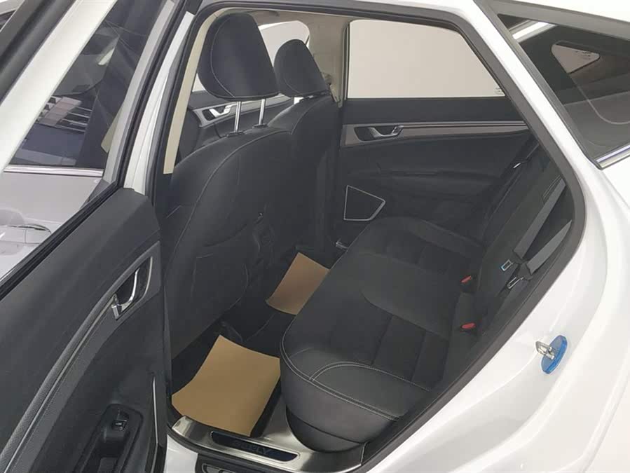 GEELY Emgrand GS 2019 car image #12