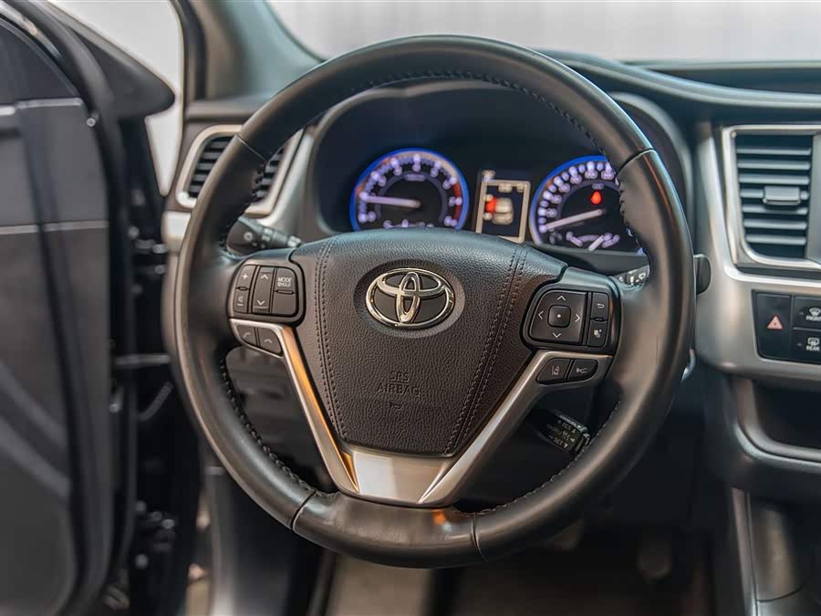 Toyota Highlander 2021 car image #12