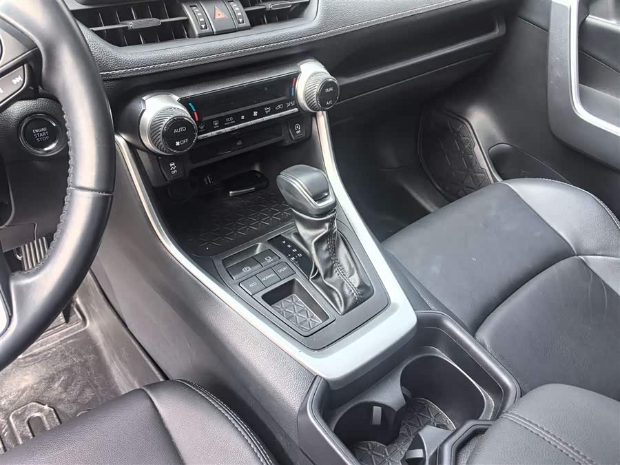 Toyota Wildlander 2023 car image #12