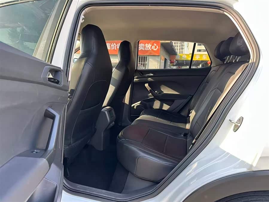 Volkswagen T-Cross 2023 car image #12