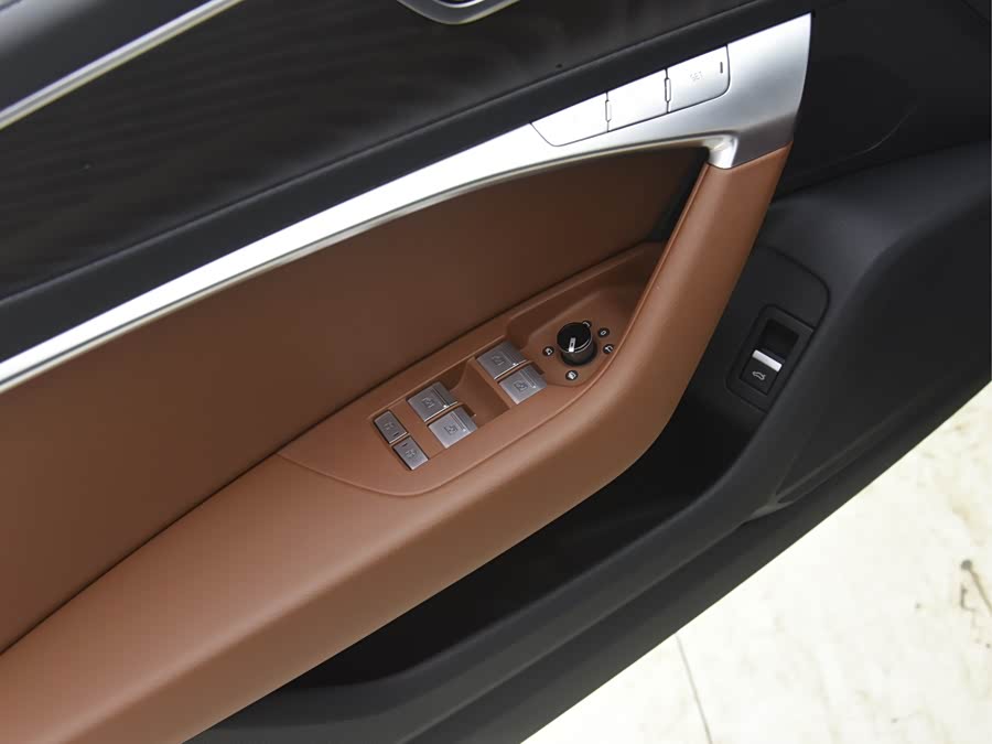 Audi A6L 2025 car image #12