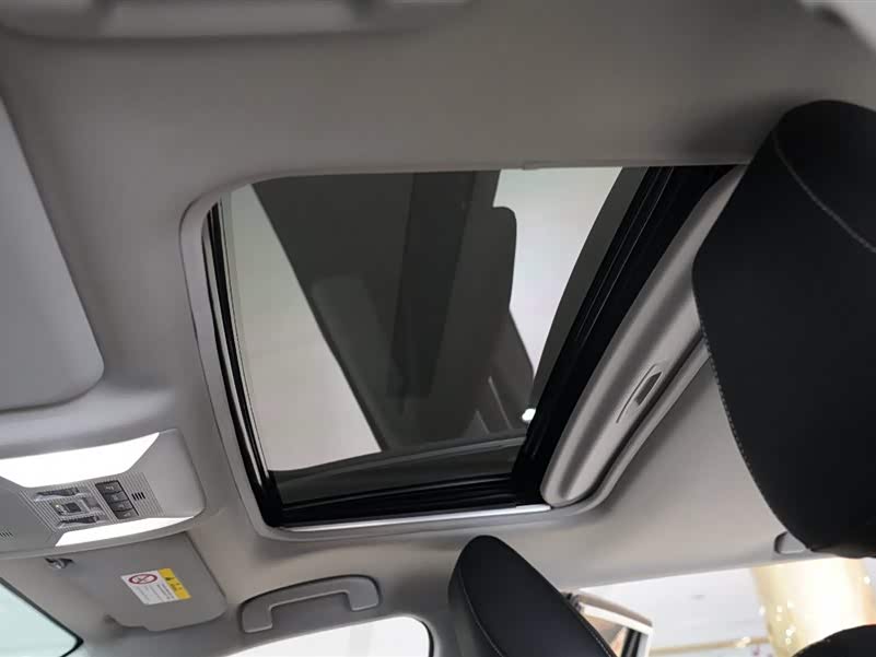 Toyota RAV4 2025 car image #12