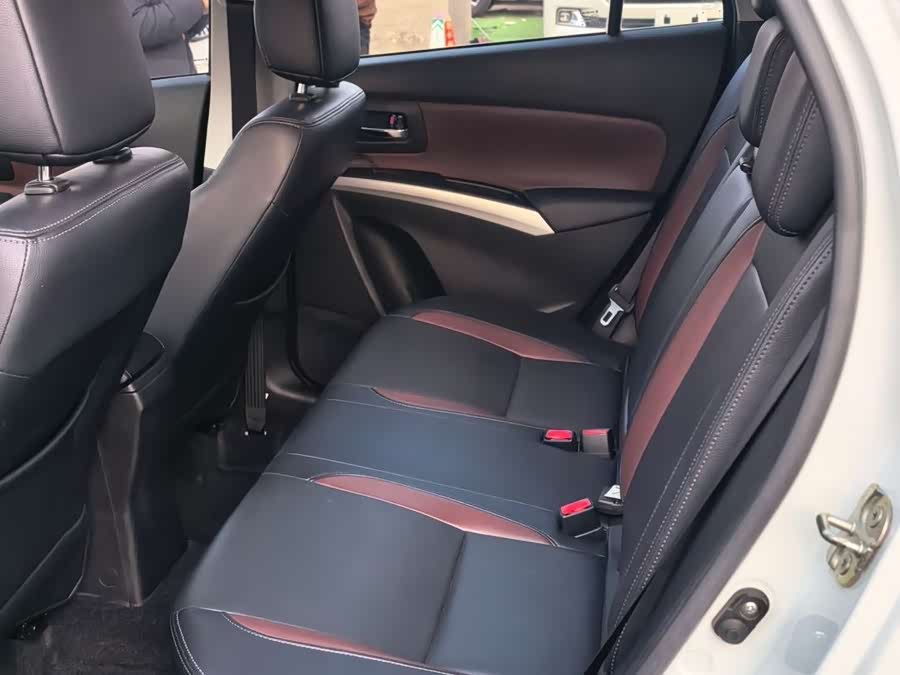 Suzuki SX4 S-CROSS 2018 imagem de carro #12