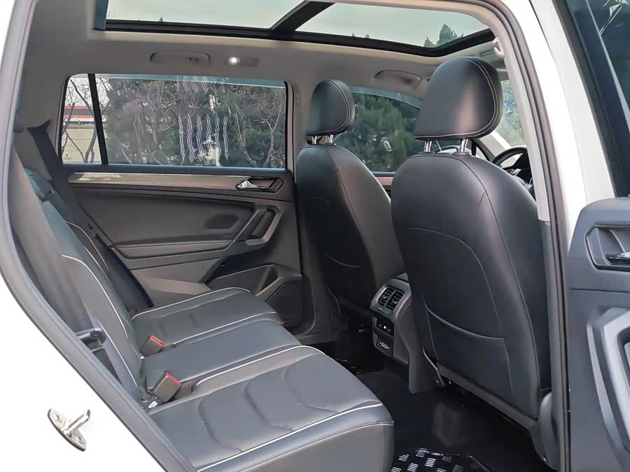 Volkswagen Tiguan L 2020 #12 Volkswagen Tiguan L 2020 car image #12