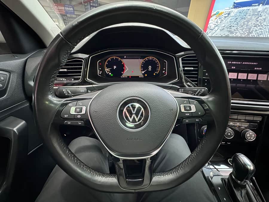 Volkswagen T-Roc 2021 #12 Volkswagen T-Roc 2021 car image #12