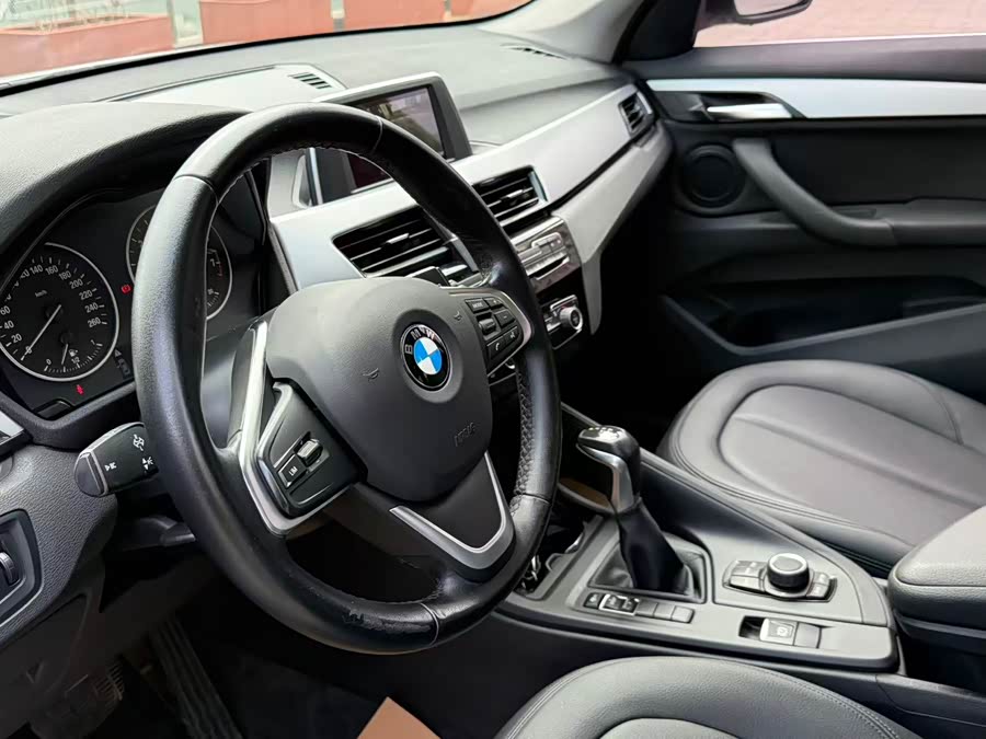 BMW X1 2018 car image #12