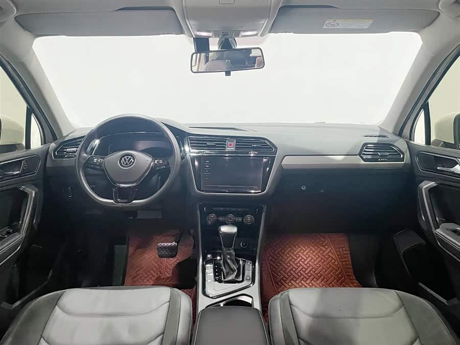 Volkswagen Tiguan L 2020 car image #12