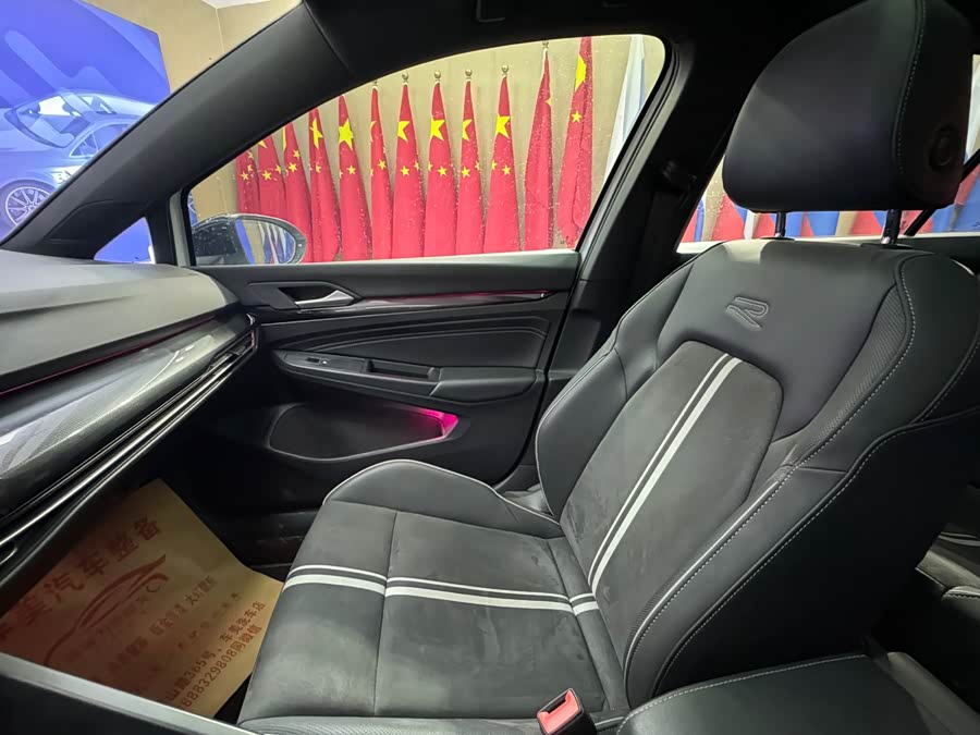 Volkswagen Golf 2022 car image #12