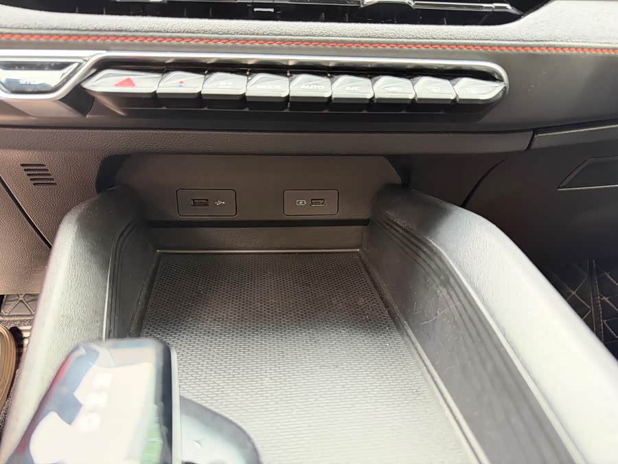 GEELY Binray 2022 car image #12