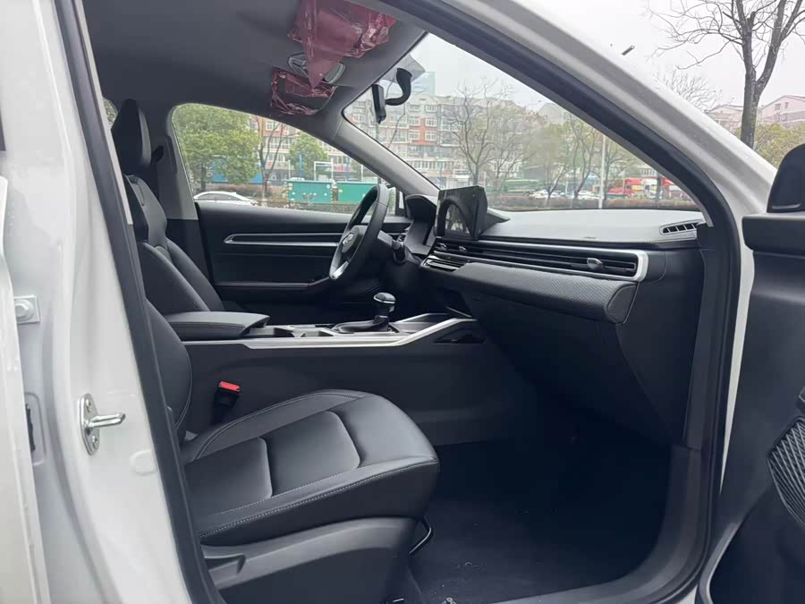 GEELY Emgrand 2026 car image #12