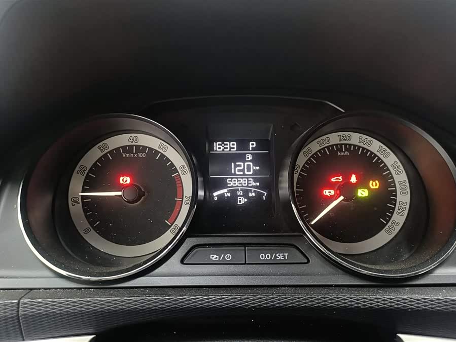 Skoda Kamiq 2019 imagen de coche #12