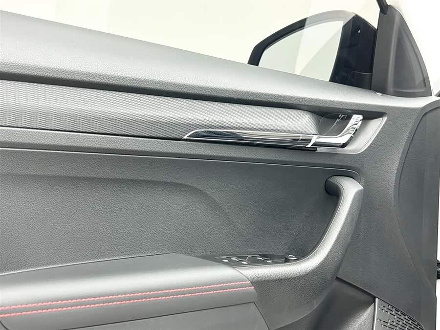 Skoda Kamiq 2023 immagine di auto #12