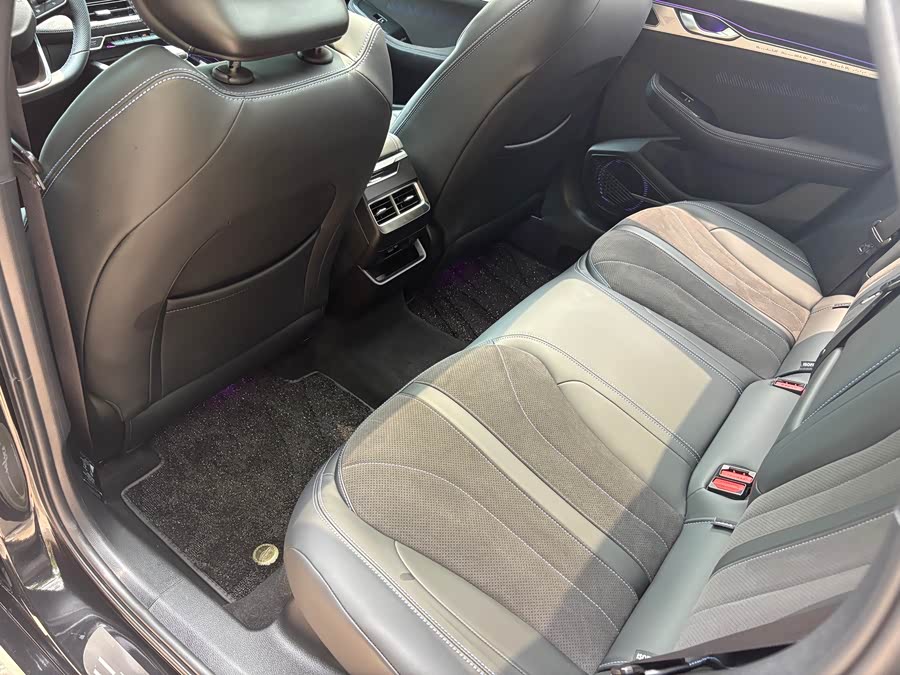 GEELY Preface 2025 image de voiture #12