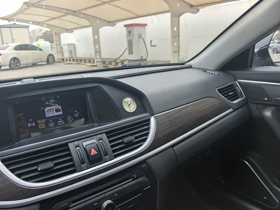 JAC 2019 car image #12