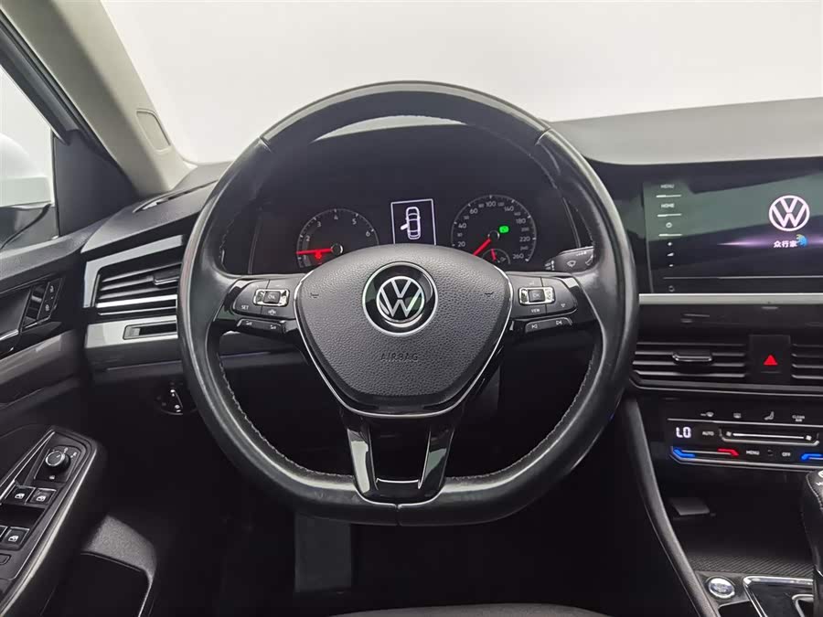 Volkswagen Bora 2021 car image #12