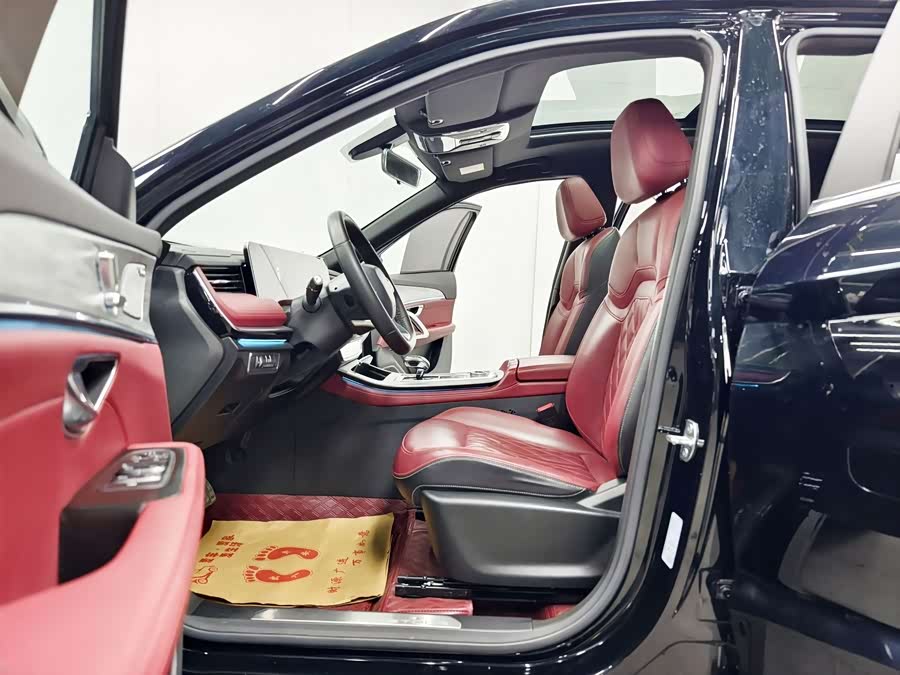 Jetour X70 PLUS 2023 car image #12