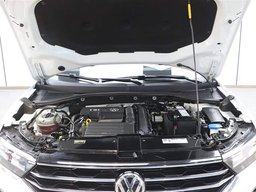 Volkswagen T-Roc 2020 car image #12