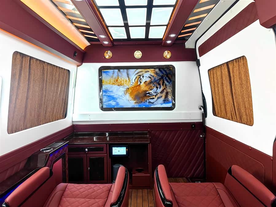 Mercedes-Benz GLE Class 2024 car image #12